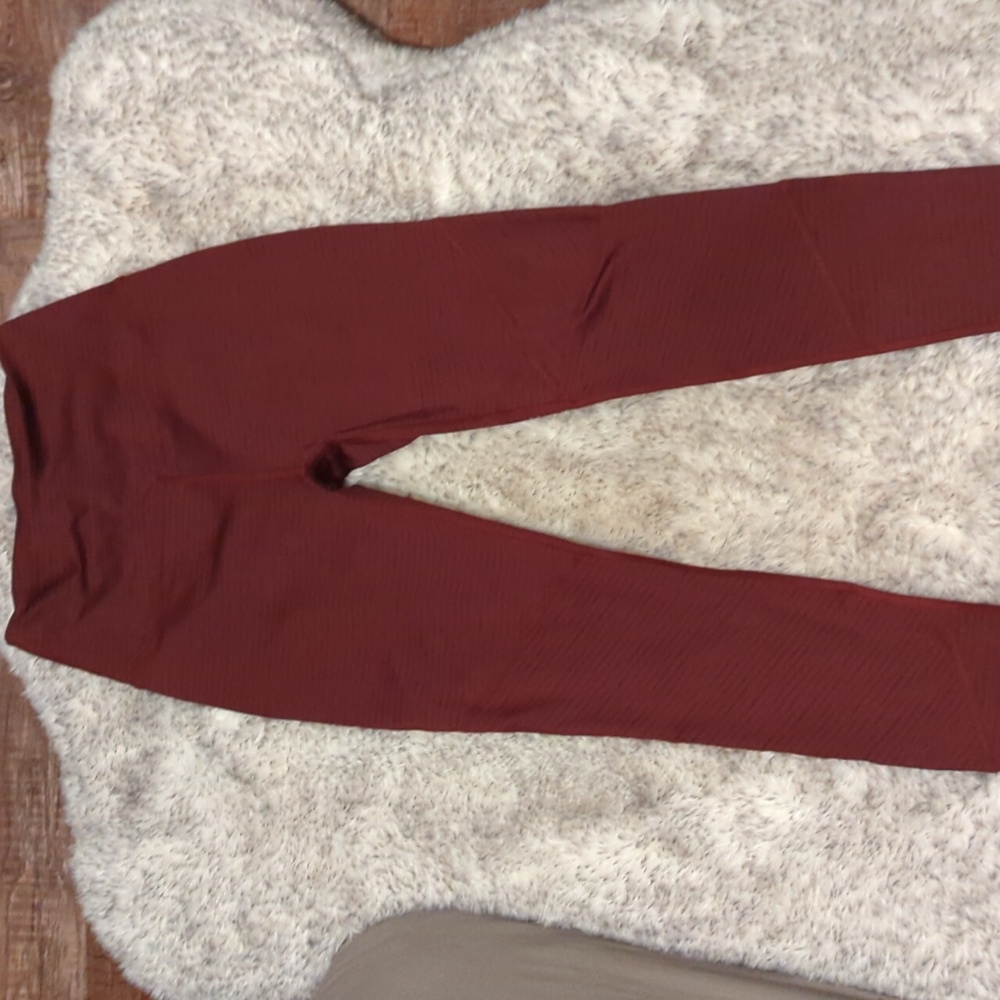 Beyond Yoga Leggings in Maroon with Black Stripe Detail Size M